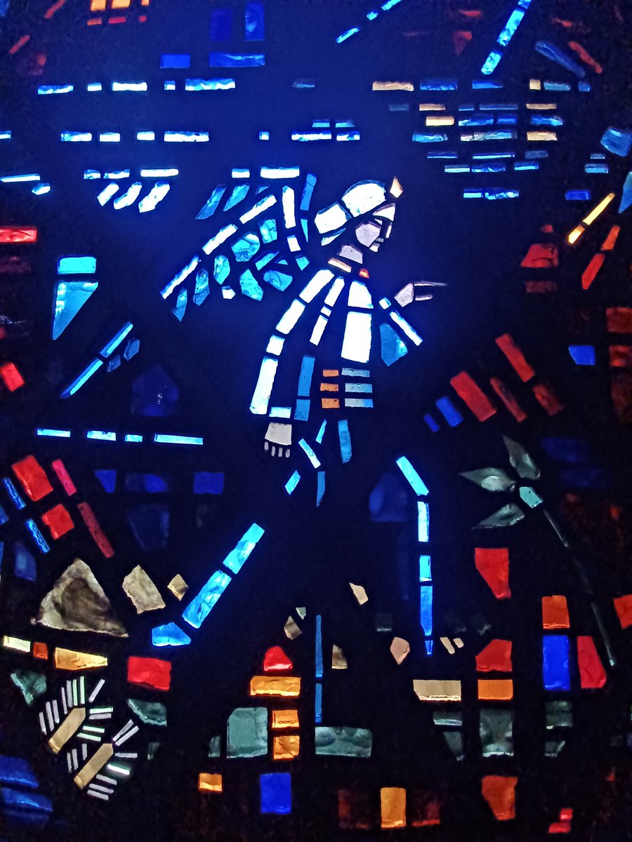 Estelle_Co's tweet photo. Surprenante Notre Dame au Cierge à Épinal. https://t.co/bwSZ4cOH37