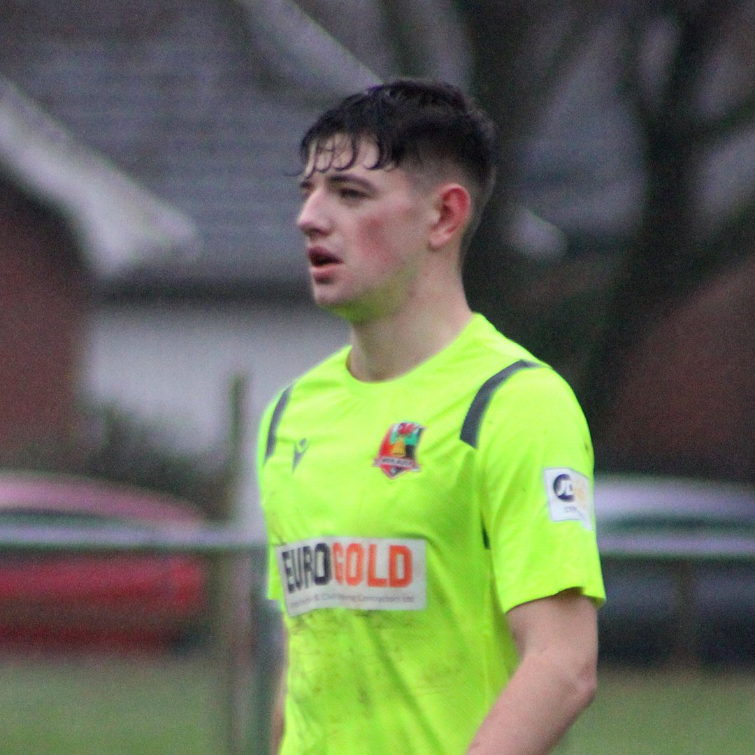GresfordFC's tweet photo. 👕 | We are proud that we wore our away kit at home against @BTFCofficial77 today to support @ShelterCymru and raise awareness of the housing emergency.
#NoHomeKit | #DimCitCartref | #GREBCT | #JDCymruNorth https://t.co/iBCdAUwxz5