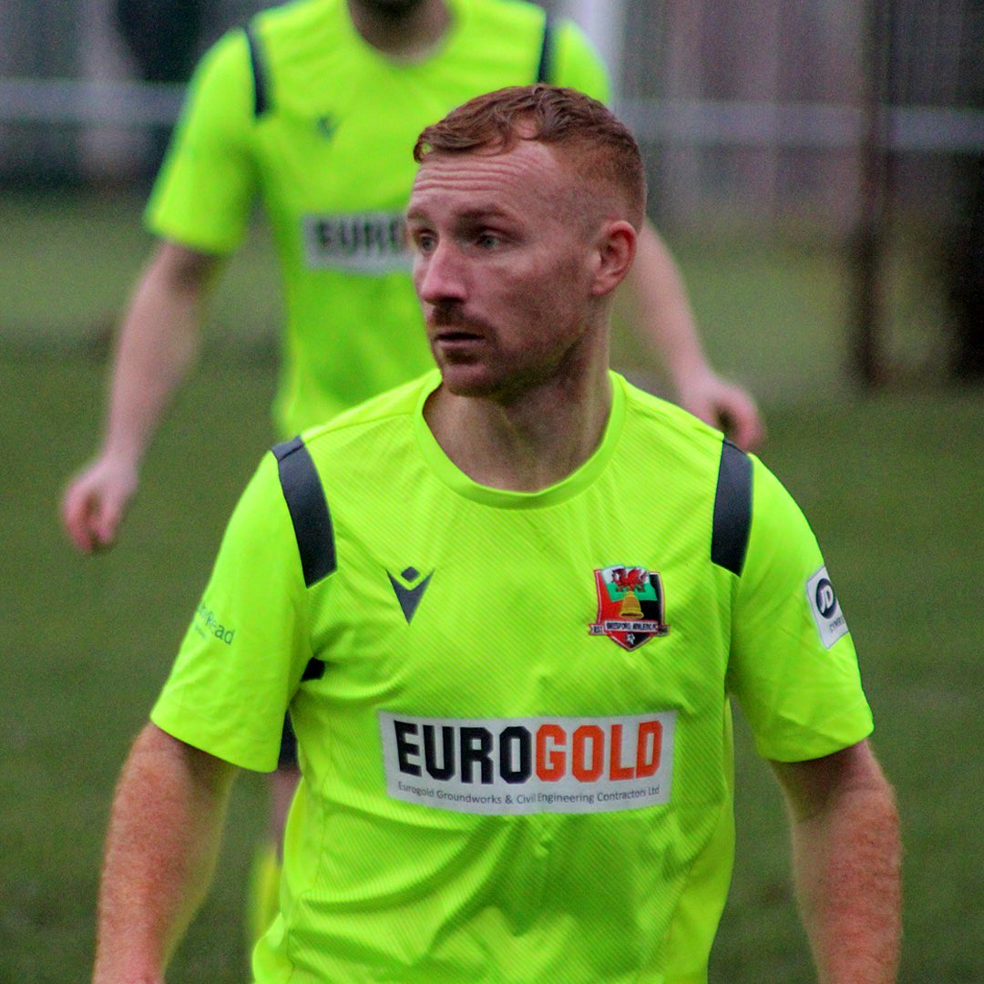 GresfordFC's tweet photo. 👕 | We are proud that we wore our away kit at home against @BTFCofficial77 today to support @ShelterCymru and raise awareness of the housing emergency.
#NoHomeKit | #DimCitCartref | #GREBCT | #JDCymruNorth https://t.co/iBCdAUwxz5