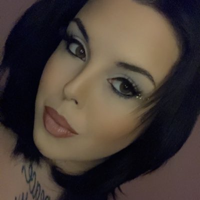 XMalloryMonroe's tweet photo. #NewProfilePic https://t.co/4CKdjVuldV
