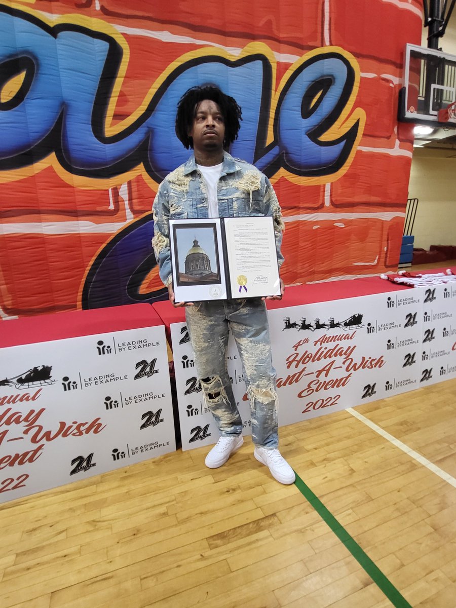 WadeWalkerYMCA's tweet photo. @21Savage &amp; his Leading by Example Foundation hosted their 4th annual holiday Grant-A-Wish event at the Wade Walker Park Family YMCA on 12/21. 100 children &amp; parents received appetizers &amp; gifts. 

@georgiagov also recognized 21 Savage with a proclamation of '21 Savage Day'. https://t.co/Up2LjQ6A40
