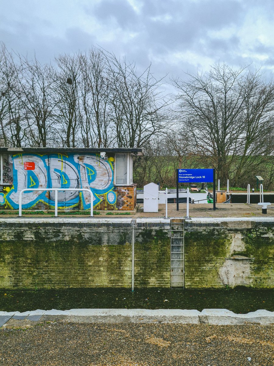 artkidtroy's tweet photo. Afternoon Stroll via. Tottenham Marshes πͺ΄πΏπΆ
#afternoonstroll #winter #dailywalk #tottenhammarshes #leanavigation https://t.co/JT1SCFDSHN