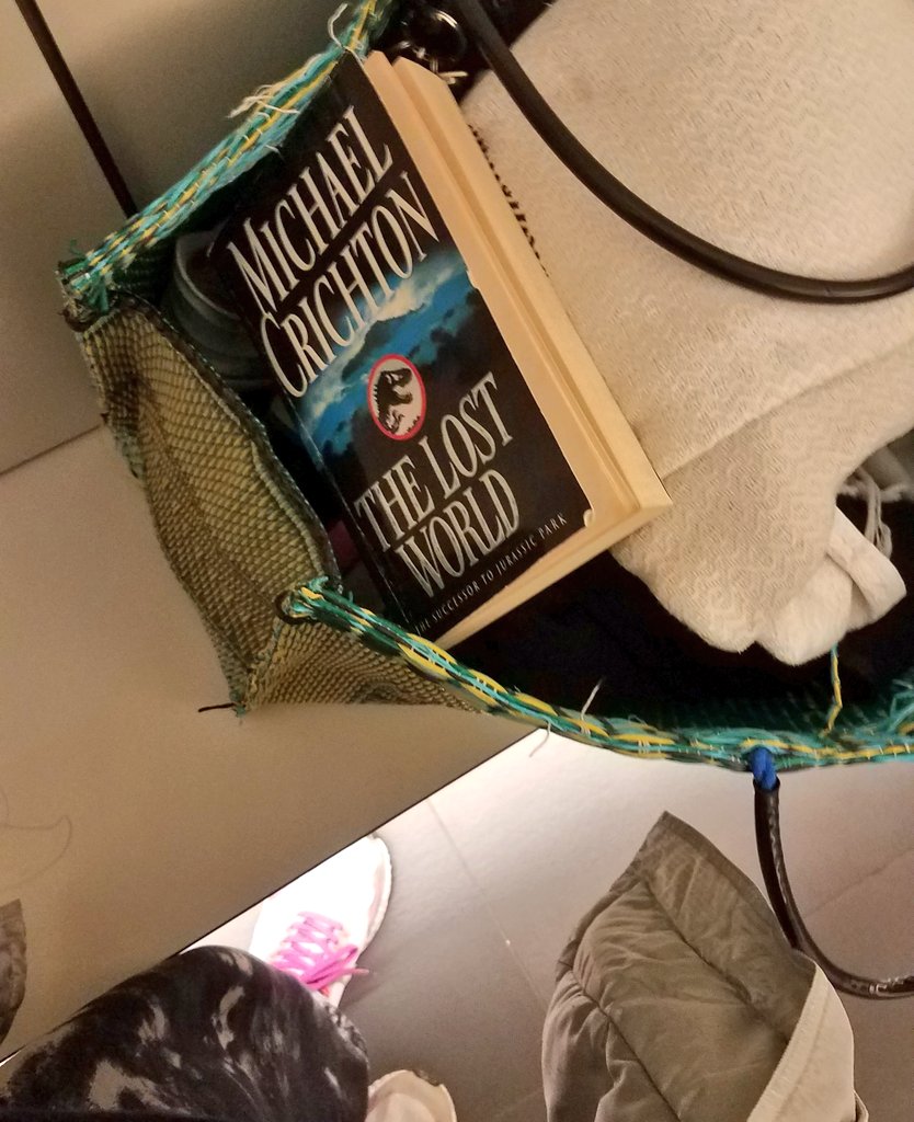 Julia Grillmayr 🦇 @JuGrr@bookstodon.com tweet media