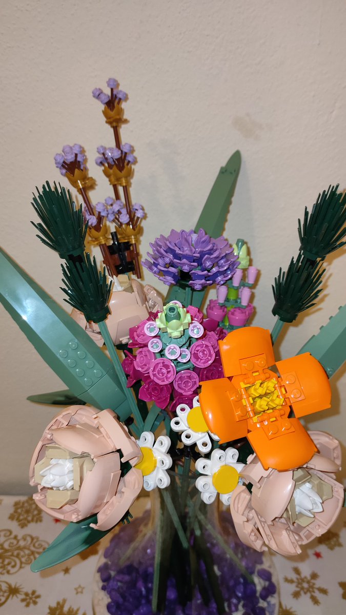 jamlgt_'s tweet photo. My man gives me bouquet of flowers every month and for the last month of 2022 , he decided to give me lego flowers so it'll last forever ✨ How did I get so luckyyy 🥺 https://t.co/DFcEJg7due