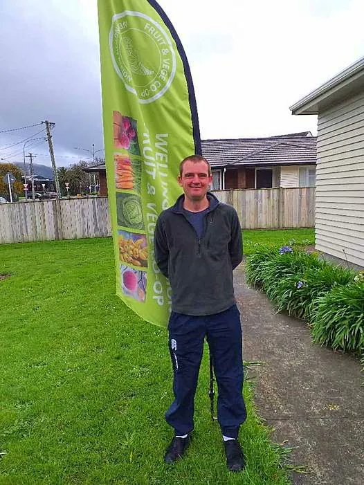 LauraFergWLG's tweet photo. Jeffrey's weekly visits to the Wellington Fruit &amp; Vege Co-Op have been a wonderful way for him to cure his hankering for gardening! https://t.co/E4DmuhNFLn