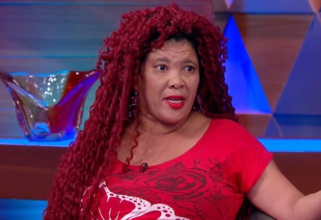 Mãe proíbe filha de trabalhar para cuidar dos irmãos: "Minha vez de sair" (via #casosdefamília)

tinyurl.com/sbt234512