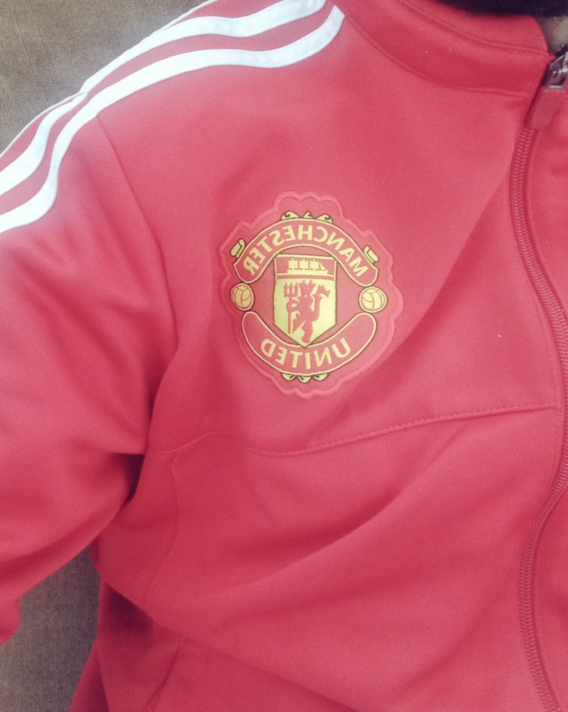 ed_twin's tweet photo. Te extrañé @ManUtd ❤
#EPLReturn https://t.co/D270CgwYbo