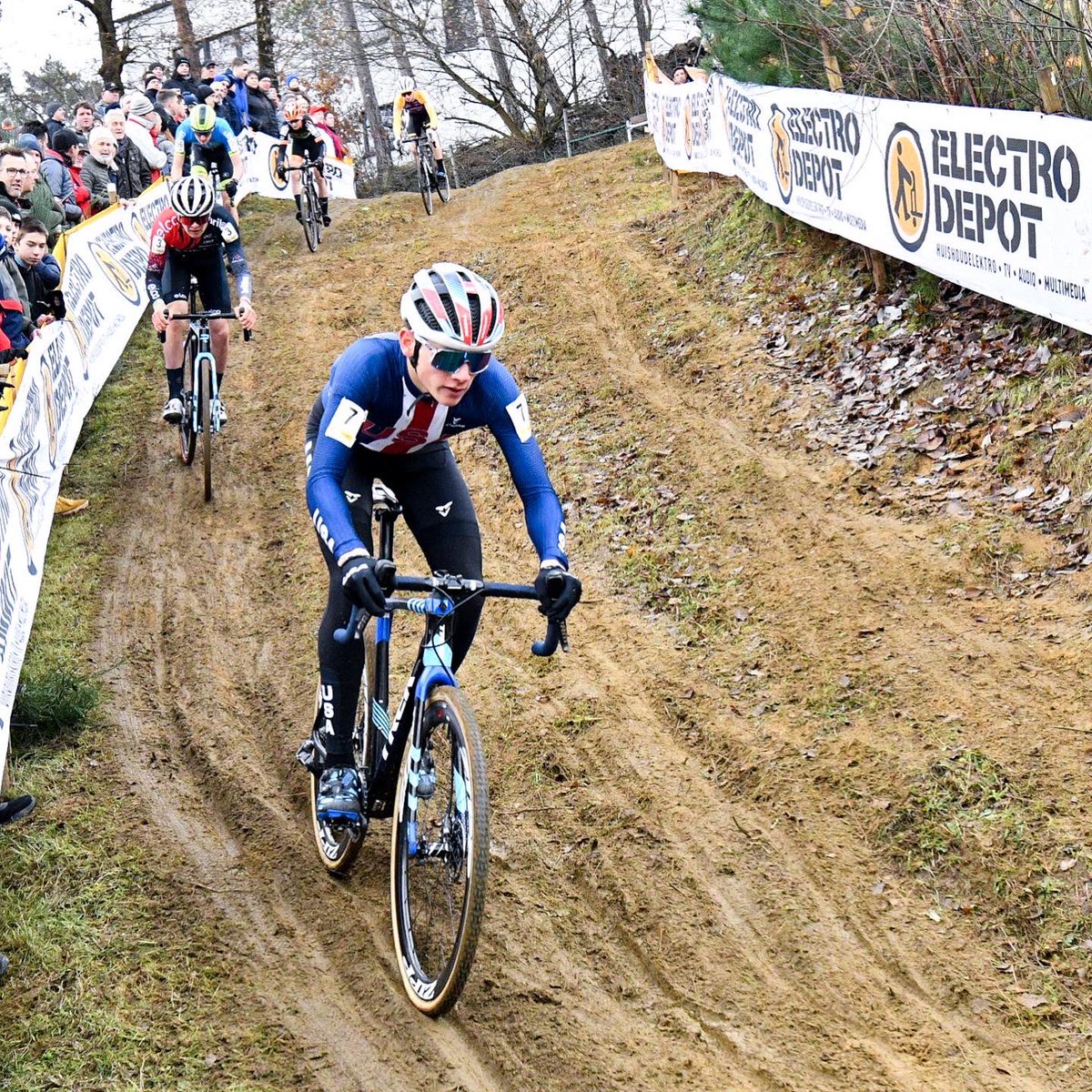 usacycling's tweet photo. The Junior Men stacked the front of the field with 4 Americans in the top-10 at the Superprestige Heusden-Zolder! 🇧🇪 #MudFund
Next stop: Loenhout https://t.co/beBHmV5XeA