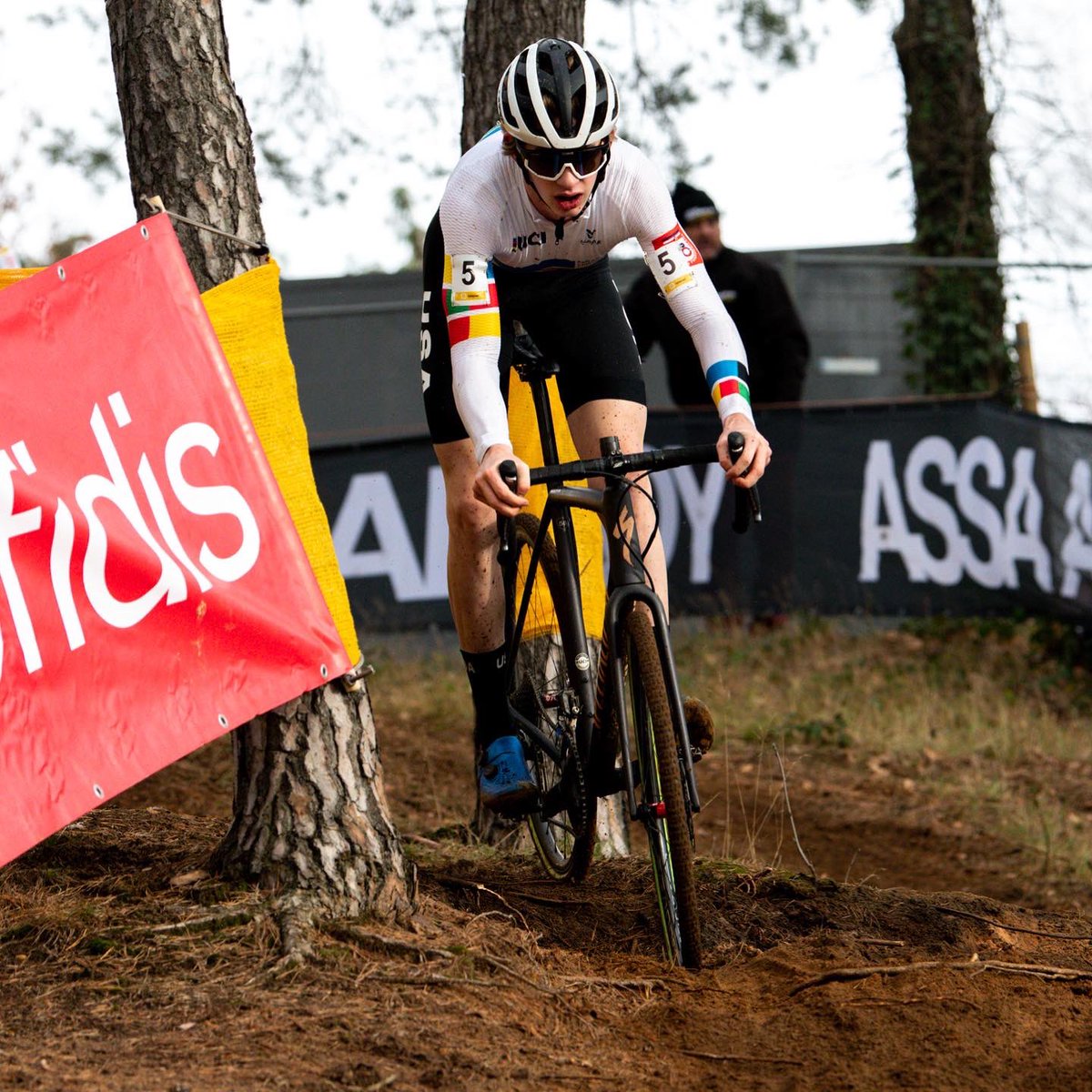 The Junior Men stacked the front of the field with 4 Americans in the top-10 at the Superprestige Heusden-Zolder! 🇧🇪 #MudFund

Next stop: Loenhout