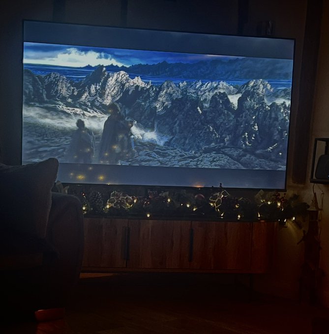 Just finished watching Fellowship of the ring in my Tolkien marathon. I can&rsquo;t help but get completely