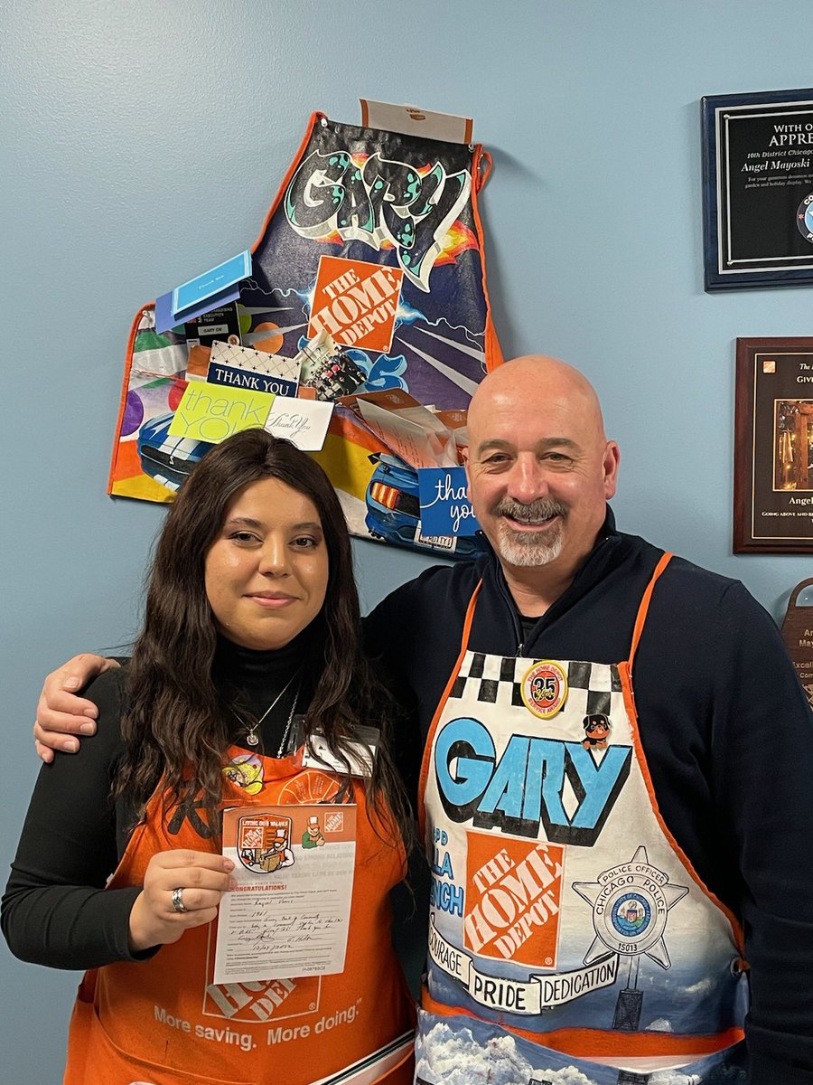 Meet Raquel CXM at 1961. Does a phenomenal job building relationships in our communities and taking care of our people. Well done! @LemmaTony @MikeRousek @LilyGSV @HeidiBorowski @MannyZ1961