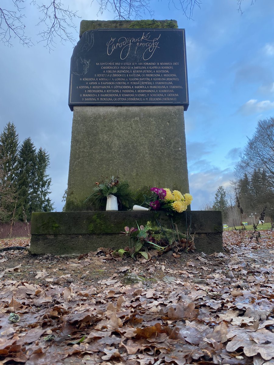 tony_ver2's tweet photo. Výlet po stopách čarodějnických procesů 1679-1686 27.12.2022
#turistika #CzechRepublic #vylety #czechia #les #forest #losiny #WINTER #hikingadventures #olomouckykraj #Wintervibes #carodejnice #procesy #witches #trials https://t.co/dbVgJ5ZfRd