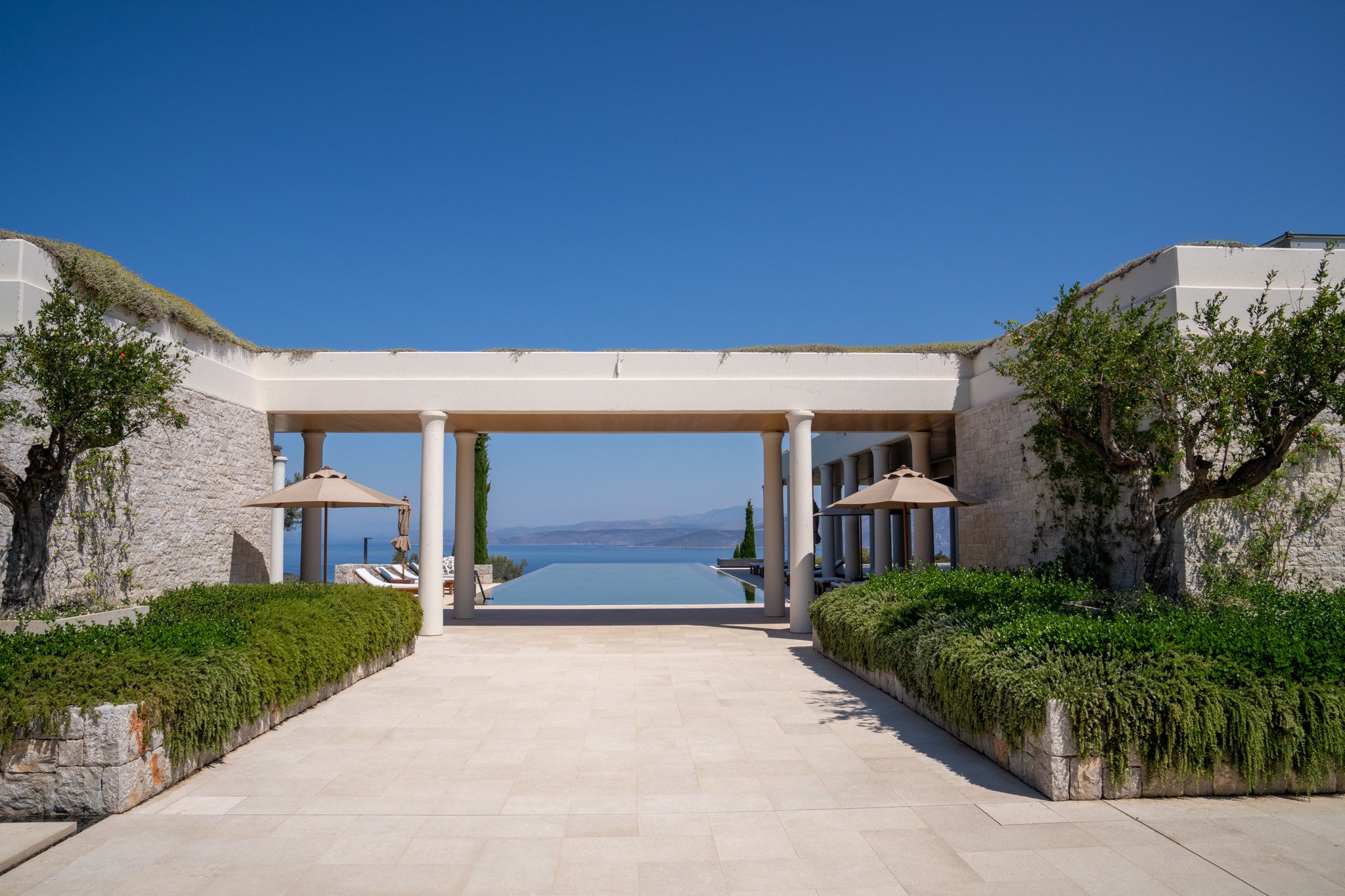 Zillow Gone Wild 🏡 on Twitter "The home or uhhh commune from netflix’s “Glass Onion a knives