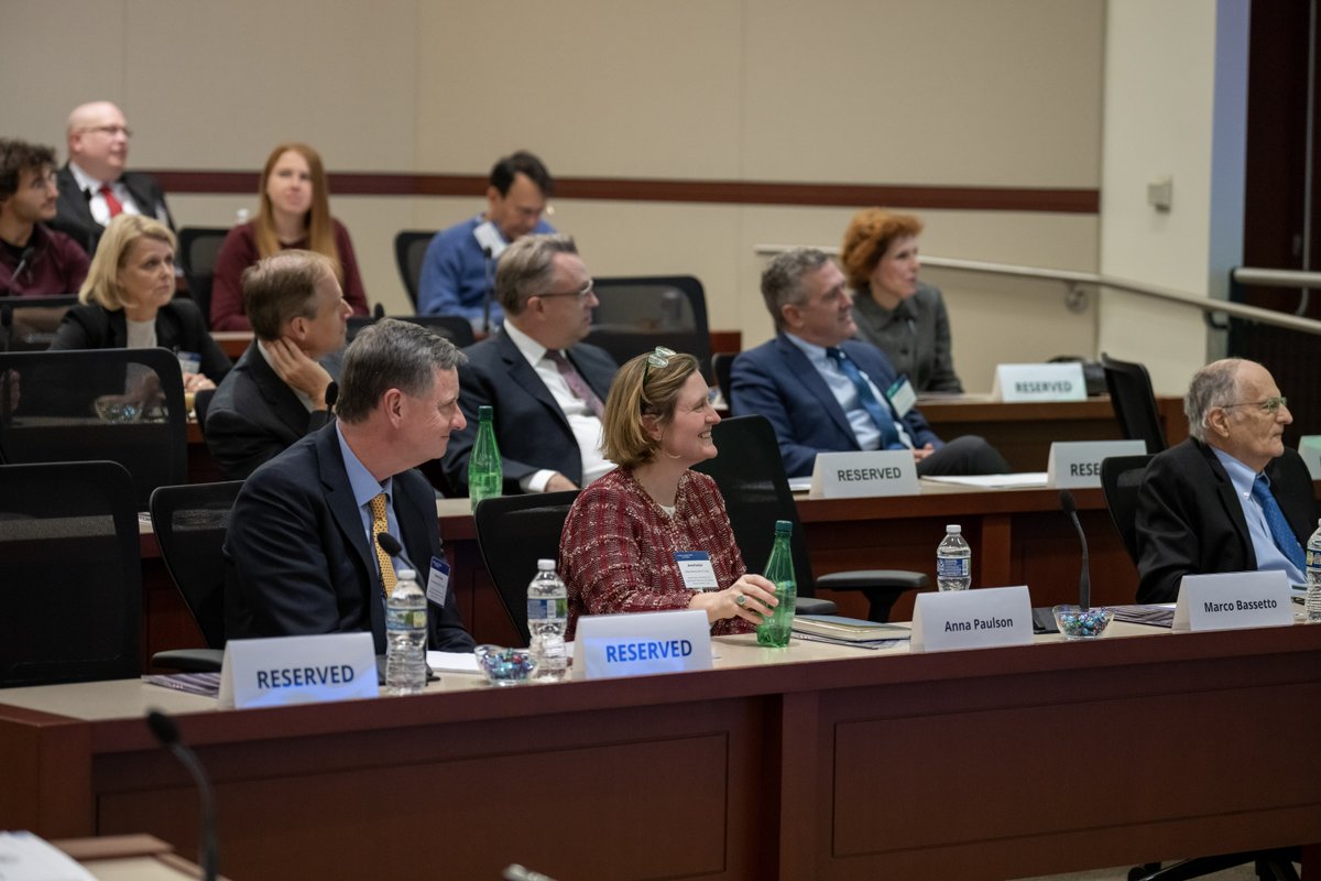 ChicagoFed's tweet photo. We recently hosted a Macroeconomics and Monetary Policy Conference, celebrating retiring President Charles Evans’ contributions to the field. Experts from around the country shared insights into research on #inflation, #monetarypolicy and more.
https://t.co/PrExYNVNC2 https://t.co/VjALU9t7O1