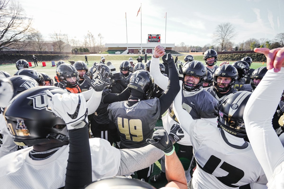 Ready for the Military Bowl 💪 

#ChargeOn

h/t UCF Football