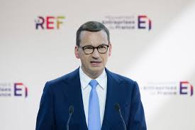 f_lesache's tweet photo. La Pologne fait le choix de l'indépendance en se dotant de 2 satellites d'observation @AirbusSpace. Une bonne nouvelle pour l'Europe &amp; la coopération 🇫🇷🇵🇱. Le @medef a multiplié les délégations en #Pologne. Une diplomatie éco active avec le 1er ministre @MorawieckiM à #LaREF22. https://t.co/9QiRafl7gs