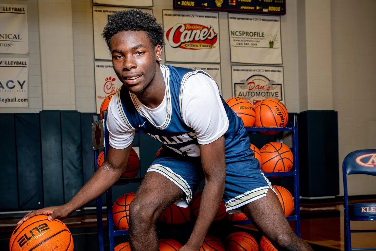 .<a href="/KleinISD/">Klein ISD</a> Mag: DUAL-SPORT ROYALTY, Klein Collins' Wyatt A Star in Football, Basketball

“He helps me a lot, We go outside every day, one-on-one. It’s a big help. We’re always there for each other, and it’s always going to stay like that.”

READ:vype.com/Texas/Houston/…