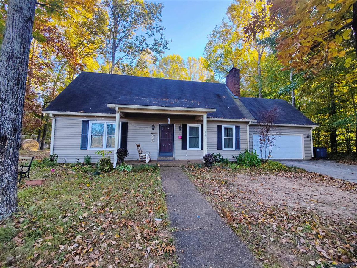 SusanbgREALTOR's tweet photo. New Listing! $364,900.00, 4BR, 2BA, 703 New Cut Road, BOWLING GREEN, KY 42103, Full Details https://t.co/BsVXuCmf4m https://t.co/ac9SkQMUjU