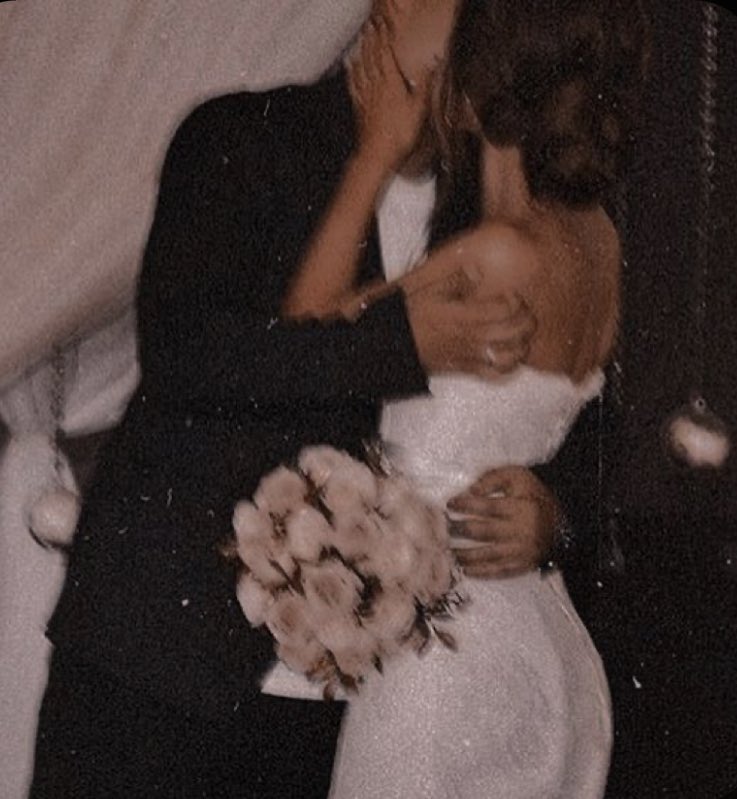 andi_rhoades's tweet photo. ...a whole year with you as my husband. I couldn’t ask for anyone better to spend the rest of my life with and raise our beautiful children together. here’s to forever more with you by my side 🫶🏻🫶🏻🤍 https://t.co/tscuVDOet0