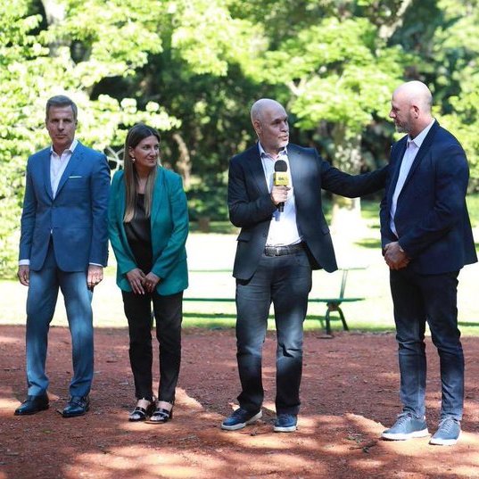 DianaMondino's tweet photo. Hace dos días Larreta hablaba de un gobierno austero y hoy nombró 3 nuevos secretarios. En el medio casi triplicó el impuesto a la VTV que encima es un parto burocrático, el cual hay que eliminar.

La inviabilidad es total https://t.co/zVmyvAsOD0