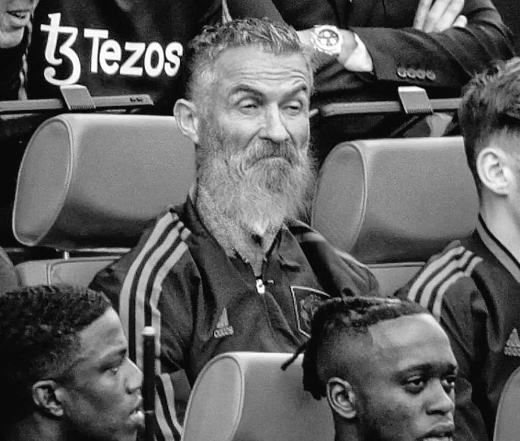 PsSangweni's tweet image. Manchester united is balling tonight!

#MANNOT
#ManUtd