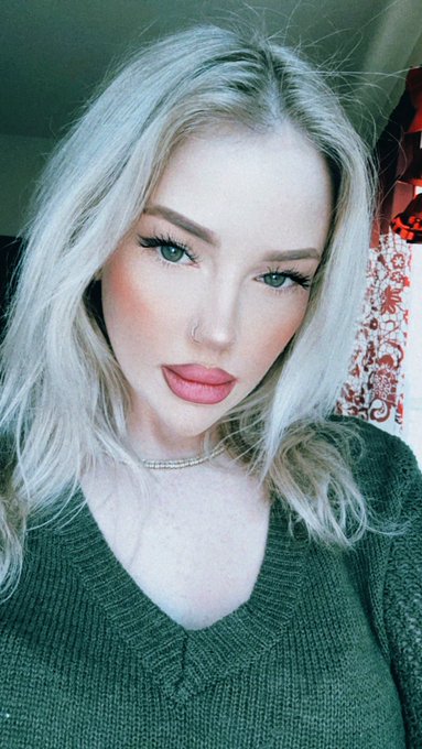 TW Pornstars - 𝟒’𝟗 𝑫𝒂𝒗𝒊𝒏𝒂 𝑭𝒂𝒚𝒆𝒕𝒕𝒆. The most liked pictures and videos