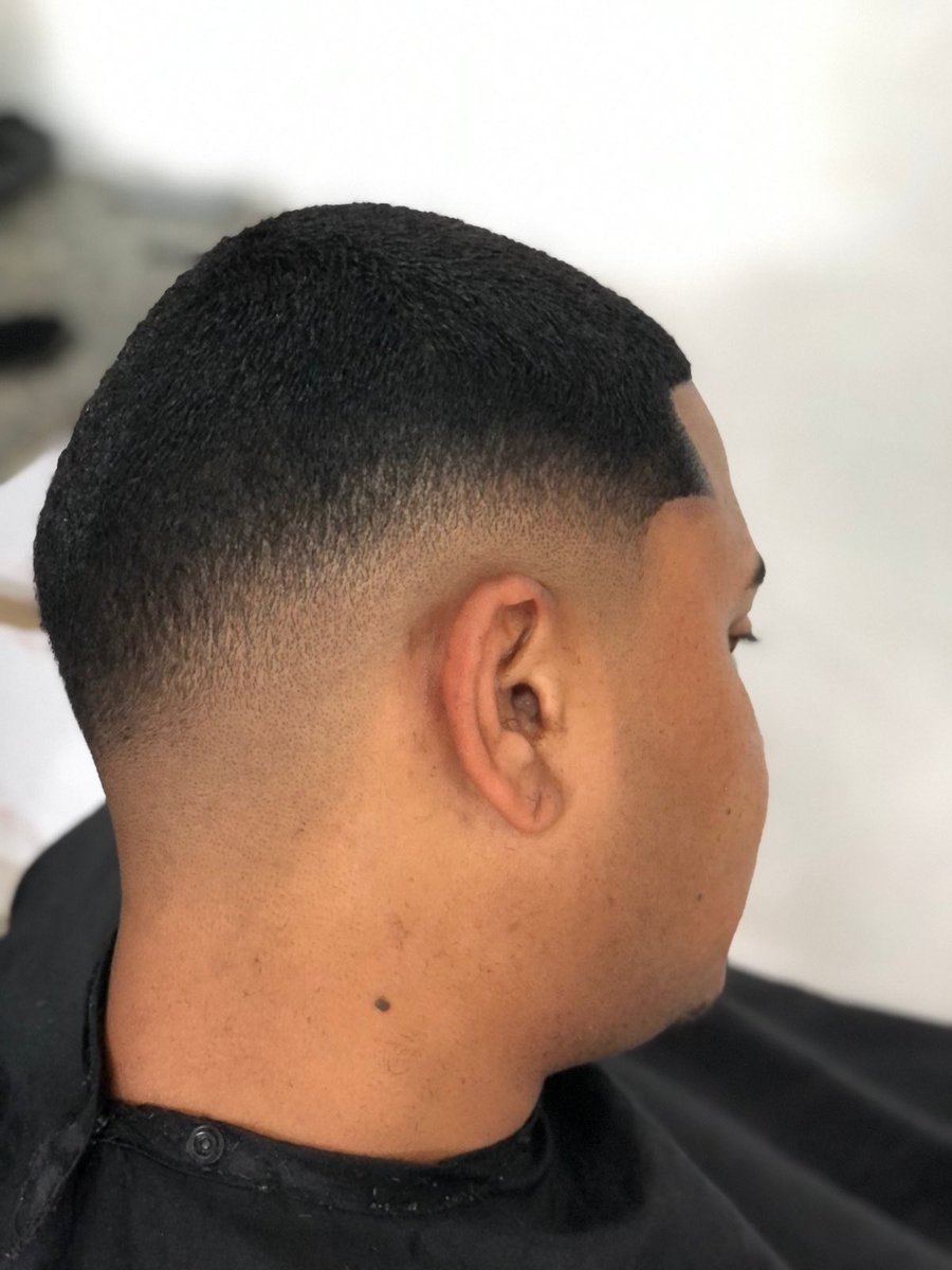 Lucas87373124's tweet photo. 💈📏✂️ https://t.co/35e0kCVYu1
