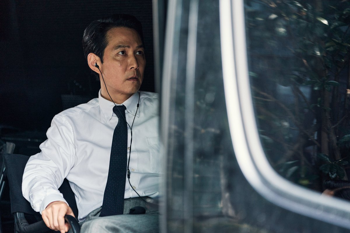 MagnetReleasing's tweet photo. Dialed in with Lee Jung-jae. @HuntTheMovie https://t.co/t48QL8TUlV
