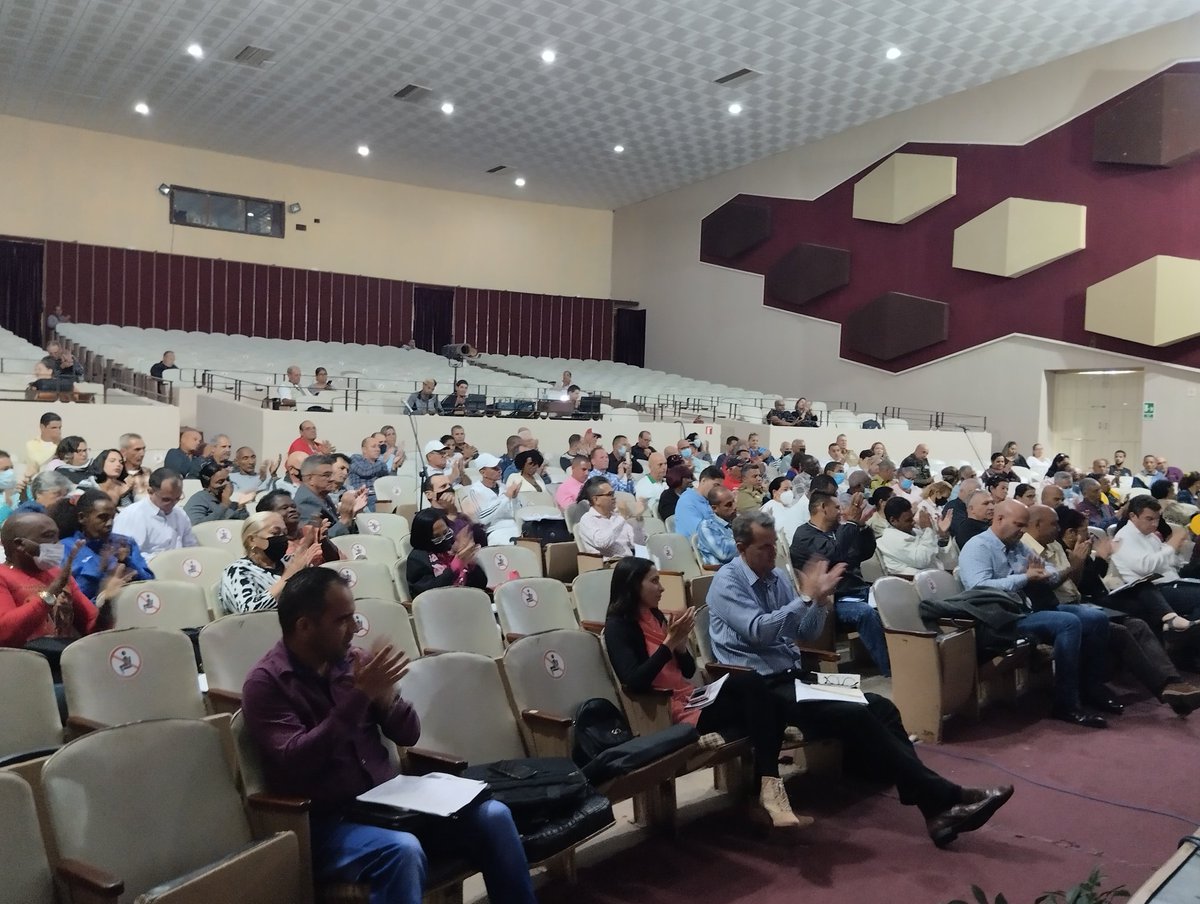 AMPPSantaClara's tweet photo. En la I Sesión de la @AMPPSantaClara se aprobó: 
✔️ La Comisión Temporal para la rendición de cuenta del Consejo de Administración Municipal.
✔️ El Plan Anual de Actividades de la Asamblea Municipal para el año 2023.
✔️ Los Consejos Populares a reordenar para el XVIII Mandato. https://t.co/s4RJAyTk9c