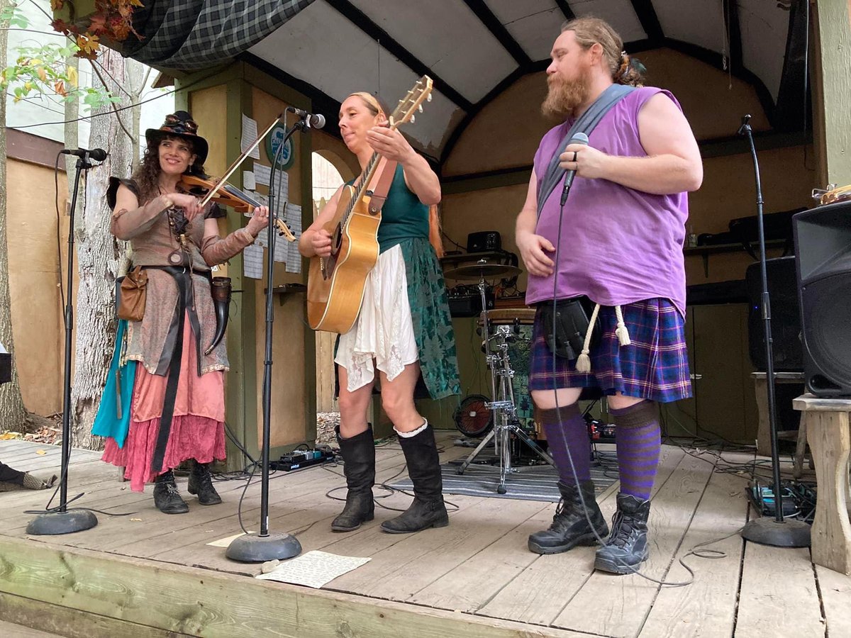 Piodengr's tweet photo. @jvscribbles Music at Ren Fest - love playing with these folks! ❤️ https://t.co/hJyyPWUSwK