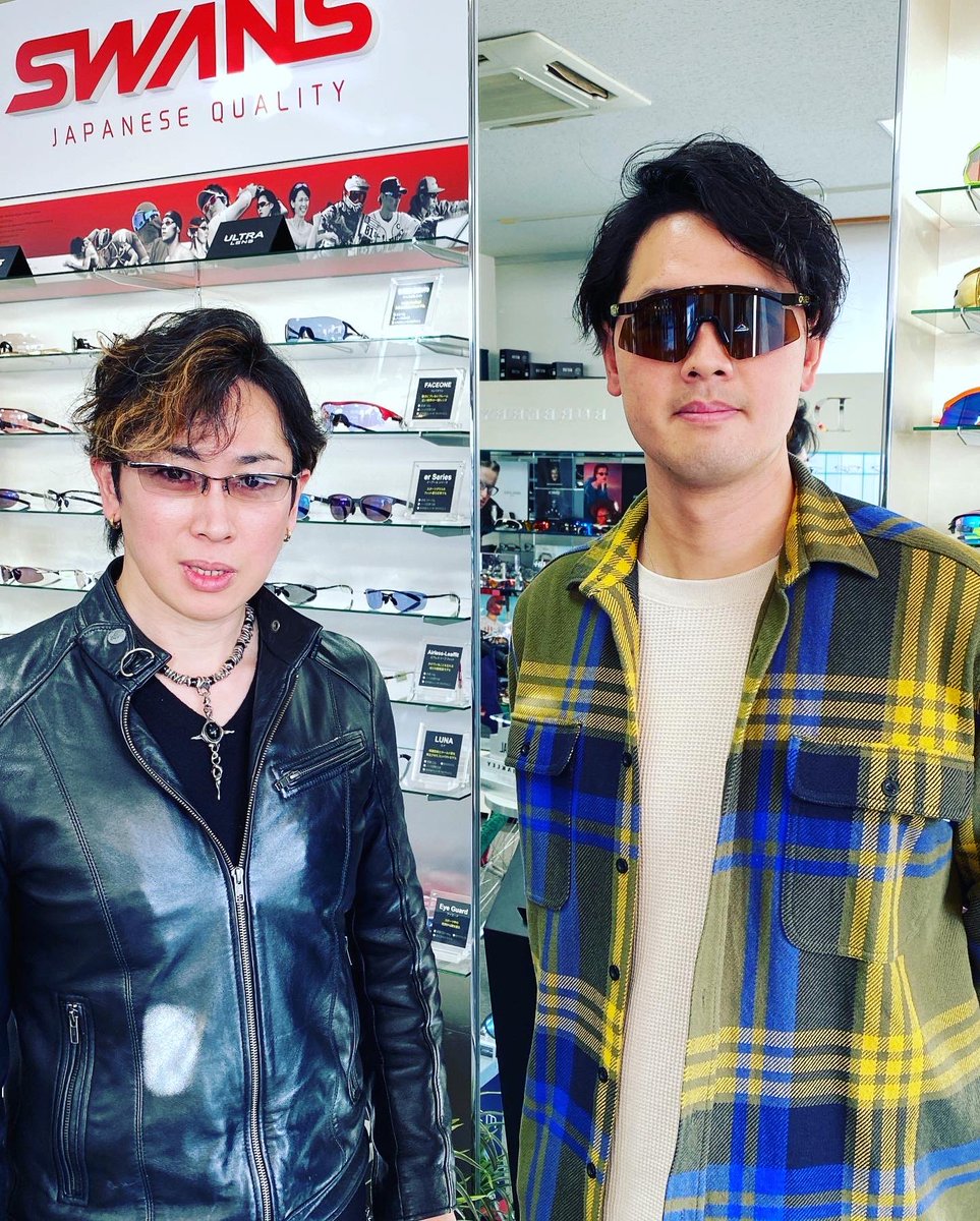 dreambaseball23's tweet photo. 今年も金栄堂さんに行ってきました！
那須さん相変わらずカッコ良かったです😎

今年は晴れていても曇っていてもサングラスをかける事が多かったのですが

おかげで視力が去年より良くなっていました❗️（視力1.2から1.5）

皆さん、車の運転や野外の活動の時はサングラスをかけると良いかも？🕶 https://t.co/LxpdYlv5wj