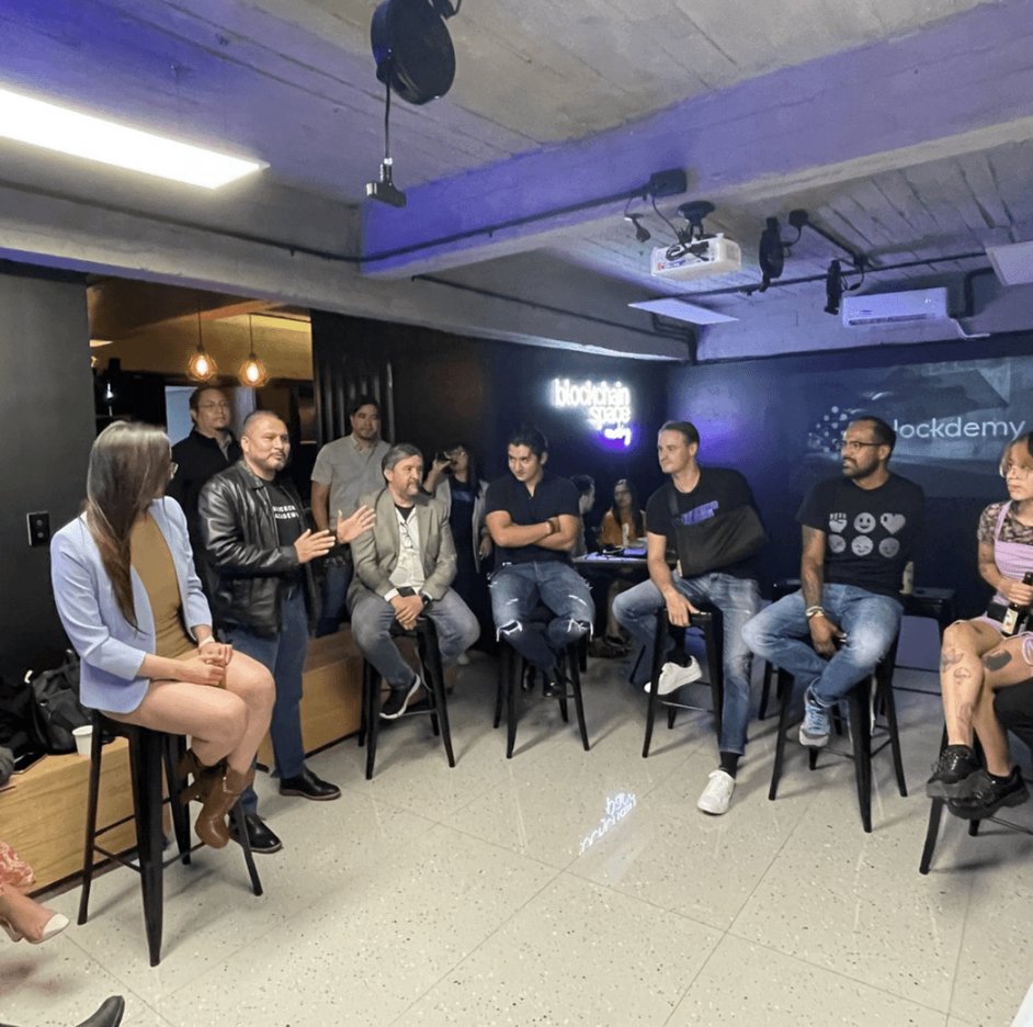 blockdemy's tweet photo. Este 2022 conectamos con amigos y comunidad con meetups en CDMX, Monterrey, Guadalajara y Colombia. ¿A que ciudad te gustaría que llegáramos el próximo año? #Blockdemy https://t.co/mbsBtYOB6n