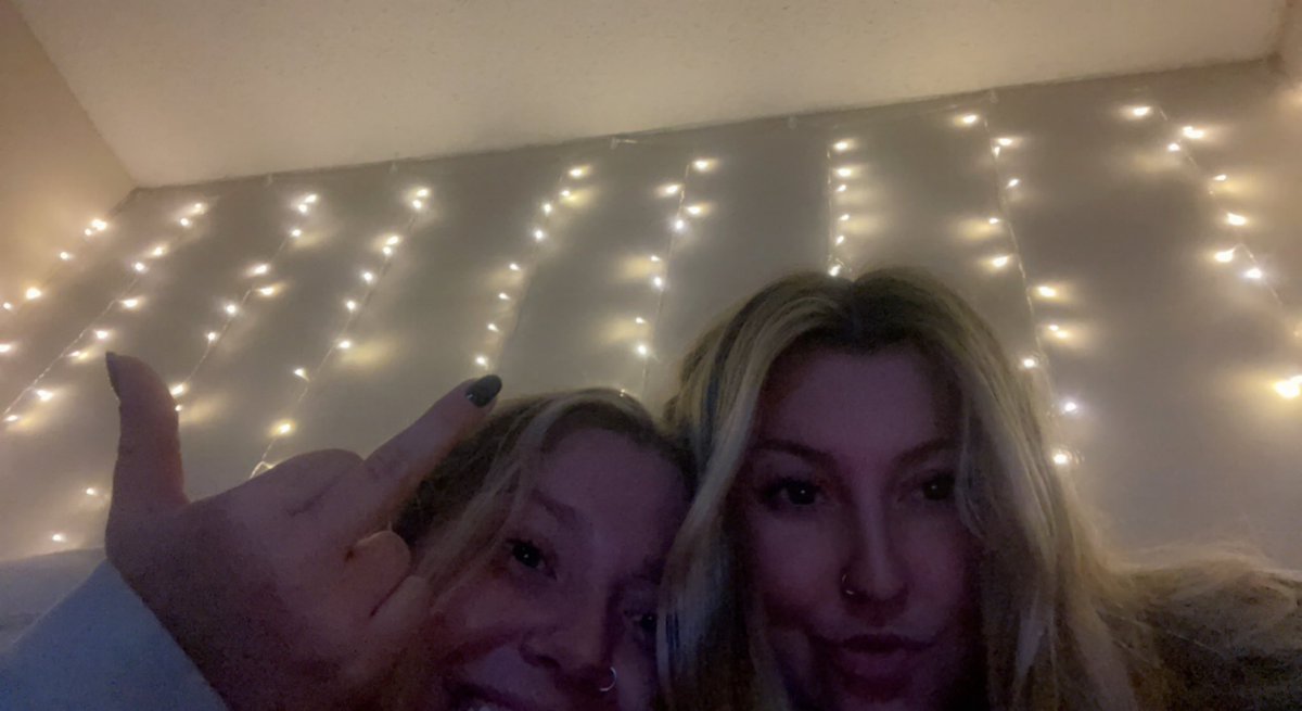 savannahmineIIe's tweet photo. happy birthday to my best friend on earth would die for you 1 million times i can’t believe ur literally feeling 22!!! @dontforgetnoel https://t.co/PG3JYDCswg
