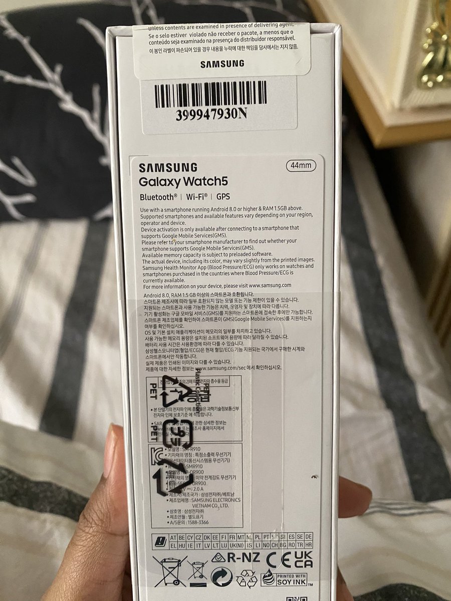JenitaMiracle's tweet photo. @noon_cares i bought Samsung watch 5, the packaging looked different and fake so I returned the item without even opening the seal, but noon declined the return I don’t know why.. so disappointing https://t.co/qJ6vQ4VwGz