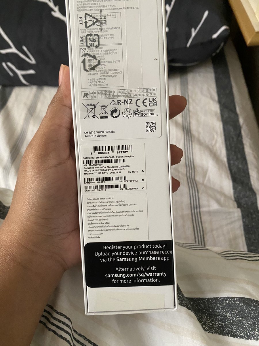 JenitaMiracle's tweet photo. @noon_cares i bought Samsung watch 5, the packaging looked different and fake so I returned the item without even opening the seal, but noon declined the return I don’t know why.. so disappointing https://t.co/qJ6vQ4VwGz