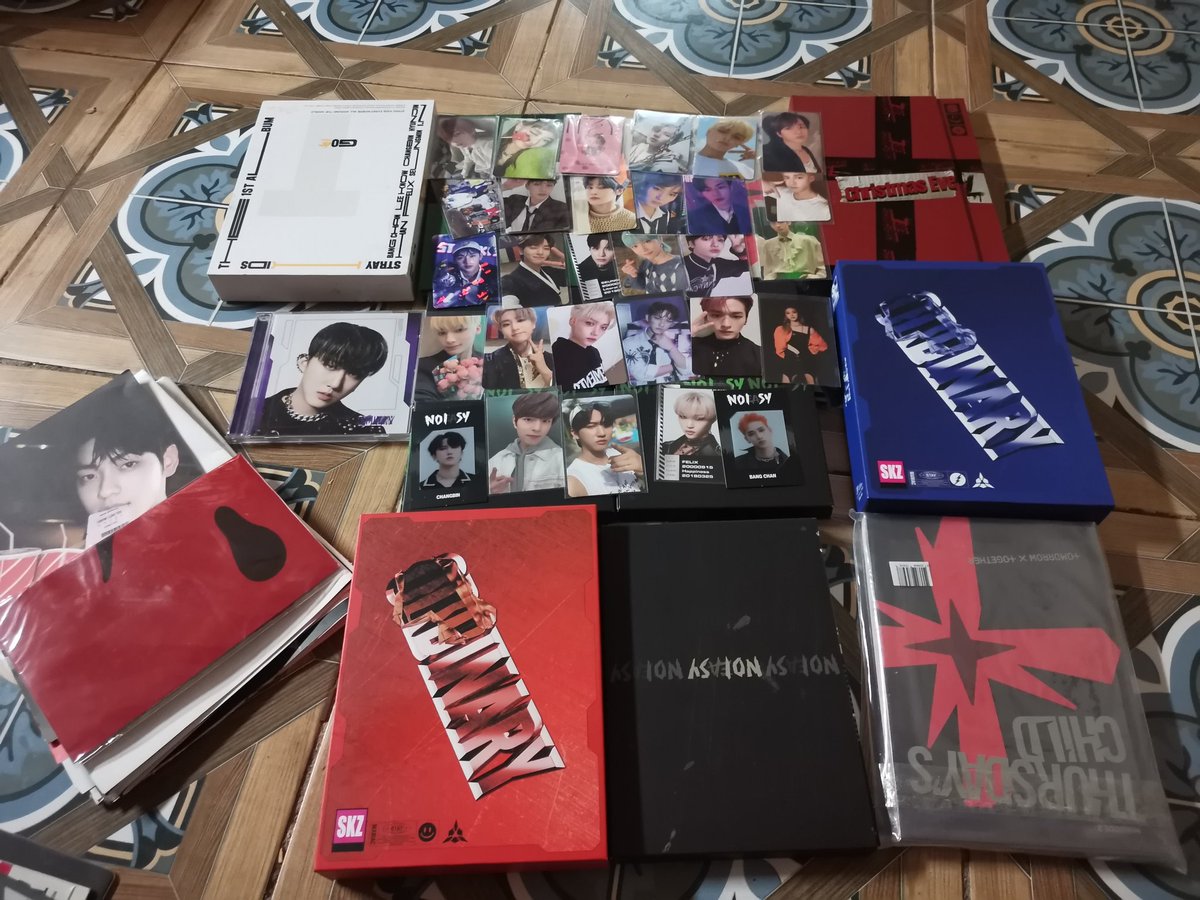 BahogPabilat's tweet photo. @_sayth3name17_ All albums and photocards for 1500 po https://t.co/Pfw5fNXwC9