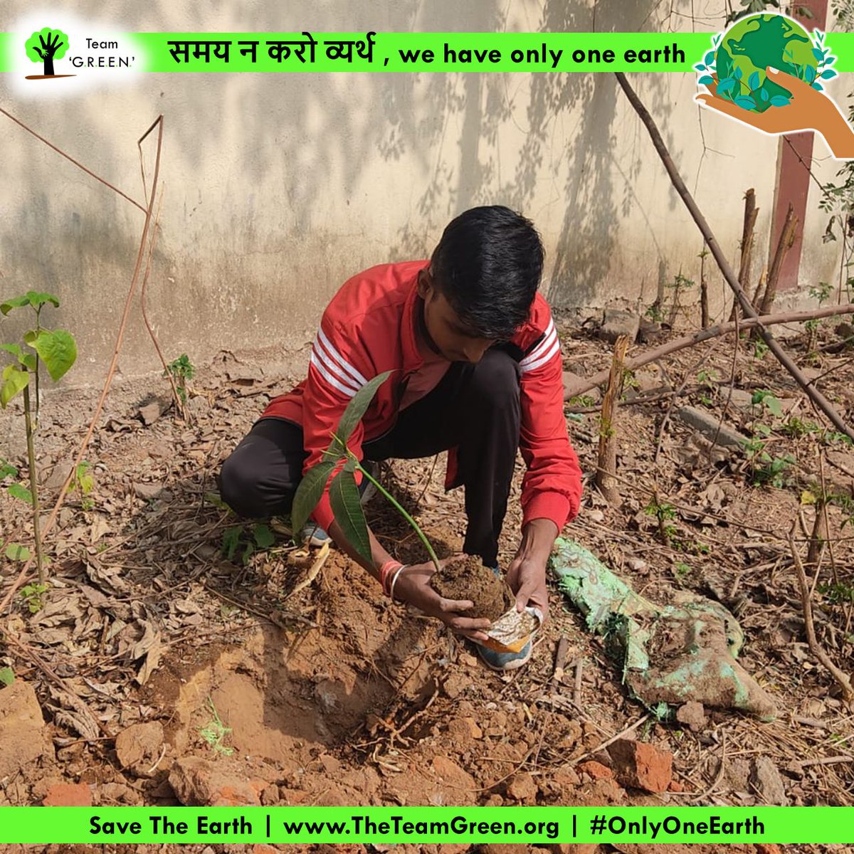 TweetTeamGREEN's tweet photo. On the occasion of Christmas and last Sunday of the Year, We visited Ramlakhan College Kokar. With our volunteers. For #SignatureSundayDrive
And planted 5 Saplings🌱
Go green join us!
#caredriver
#gogreenjoinus🌱 
#gogreenbeforethegreengoes
#savetrees 
#savewildlife 
#earthhour https://t.co/aJEkdFwMgC
