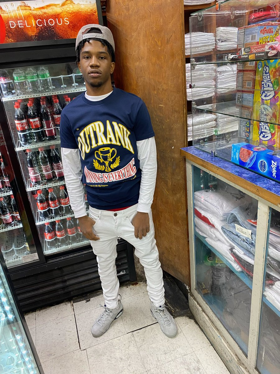3wayz_'s tweet photo. Oh You Wan Cap ? Get Slapped👋🏾Better Chill With That Bap🧢Up The Strap🔥Like Woah🥷🏾...
#Big5ive🩸❤️🩹.
#FreeTheSet🎱🎳 https://t.co/5ktGd7PPed