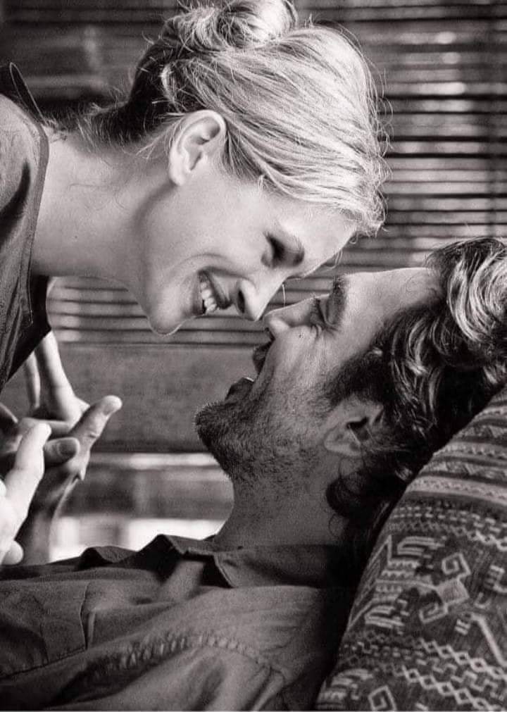 vasilissa_Arzu's tweet photo. Bir adamın kirpik uçlarına dahi 
Nasıl aşık olunurmuş öğrettiğin  için
Minnettarım sana
İyi ki Sevmişim Seni 
❤️
#guenaydin 
#öncesağlık 
#çarşamba #Ankara https://t.co/hqFKXsH4mG