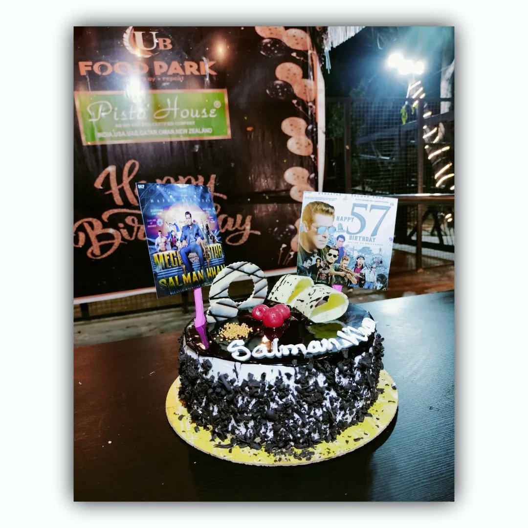 amer_mohammedd's tweet photo. #HappyBirthdaySalmanKhan  🎂
#BhaiKaBirthday ❤
#birthdaycelebrations
.
https://t.co/SXJ2FepZdz https://t.co/8ZeqJJ0tDx