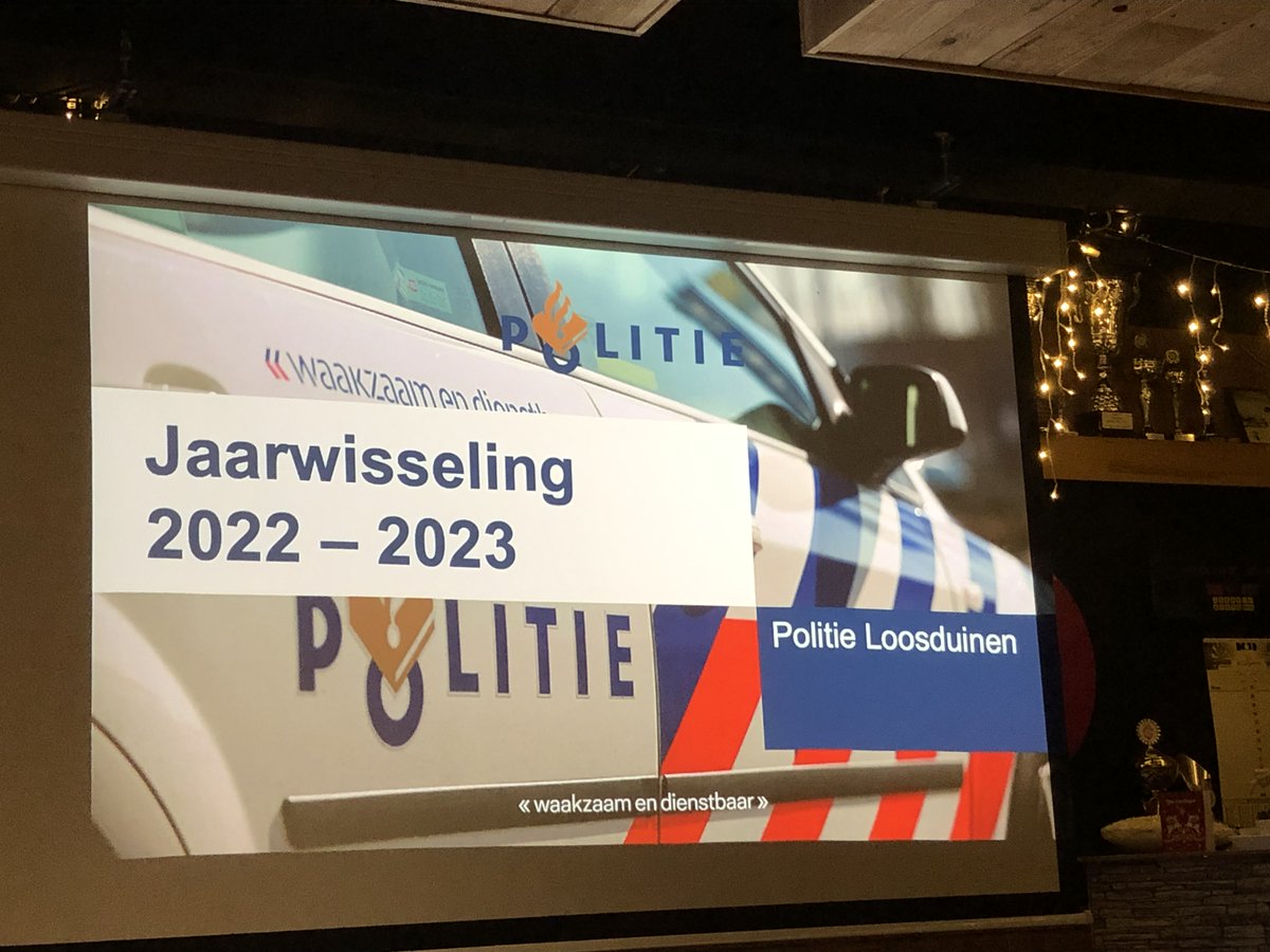 BPTHoutwijk's tweet photo. Gisteravond briefing voor de #jaarwisseling #Loosduinen door @WA_OELoosduinen voor #politie #handhaving medewerkers #stadsdeel @wijkz_welzijn en #BPT. Samen voor #veiligheid! https://t.co/VzjabPuYuz