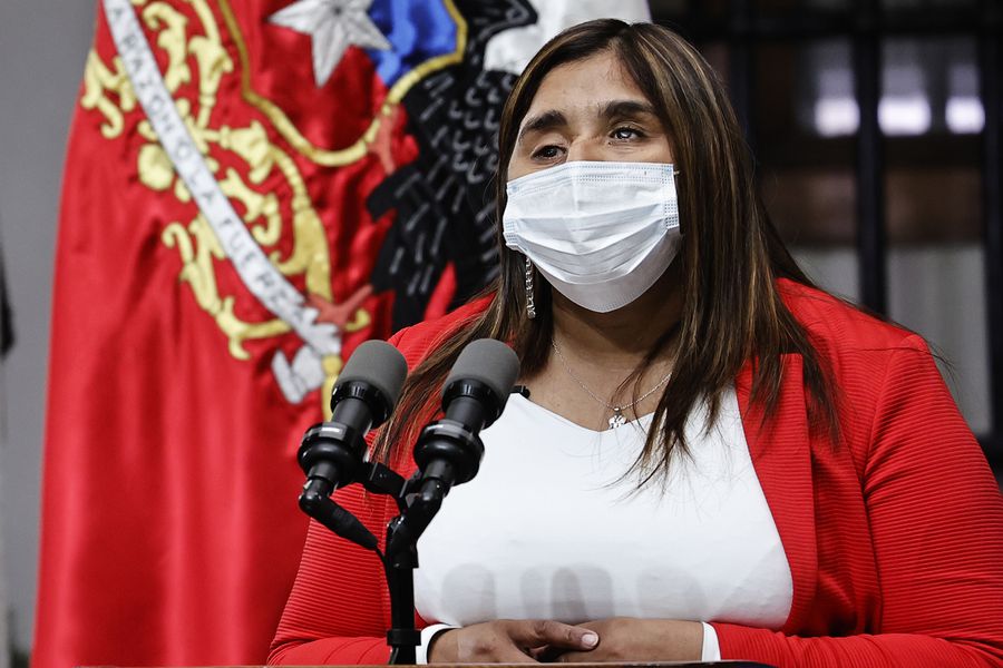 latercera's tweet photo. Campillai le pide a Tohá una reunión con Boric para abordar indultos a presos del estallido y muestra su rechazo a apertura de acceso a Estación Baquedano del Metro https://t.co/Hydn7OSItw https://t.co/IqfMKkScV3