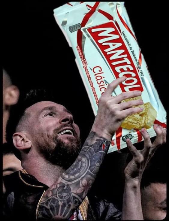 Flantasma1's tweet photo. Mi vieja: ¿Donde quedó el mantecol?
Yo en mi pieza: https://t.co/YyStQrxJrD