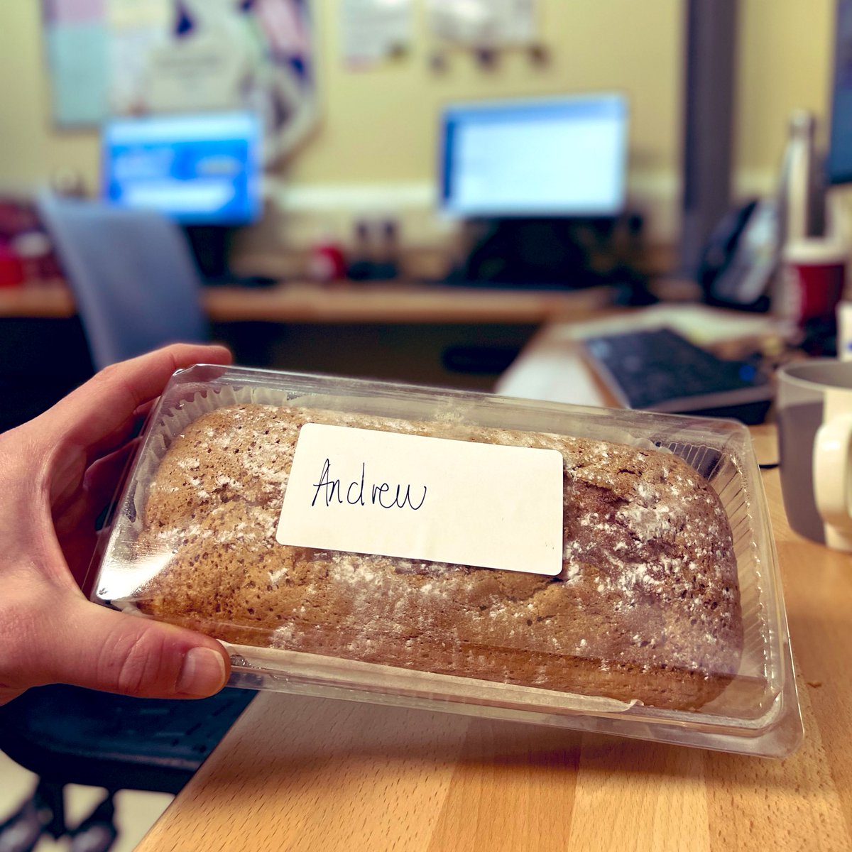 I saw a sick kid in A&amp;E yesterday and their grandmother came back with a freshly baked cake just to say thank you for his care. Great way to finish my last shift of 2022. 💙😊