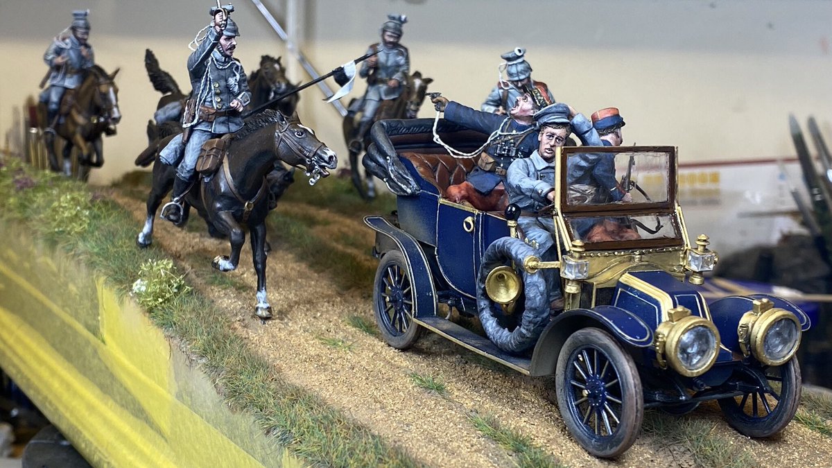 marcuswhite's tweet photo. #OhMerde
One Figure to go, then all the little details like reins, lances, swords and carbines. So still a bit to do, but getting there slowly. https://t.co/FkiQDUFkhu