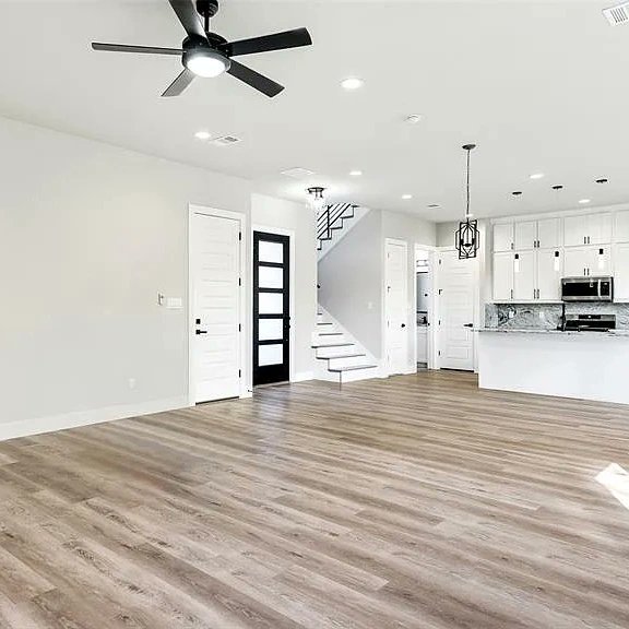 MrClosetastic's tweet photo. ✅ Near downtown Dallas TX
✅ Listed under 500K
✅ Newly built 2022
✅ Large backyard
✅ Open floorplan

#dallasmodernhomes #dallasrealtor #dallasluxury #dallasrealestate #dfwrealtor #dfwrealestate #modernhouse #modernhomes #dfw #deepellum #dallas #realestate https://t.co/0ByWyAAVDr