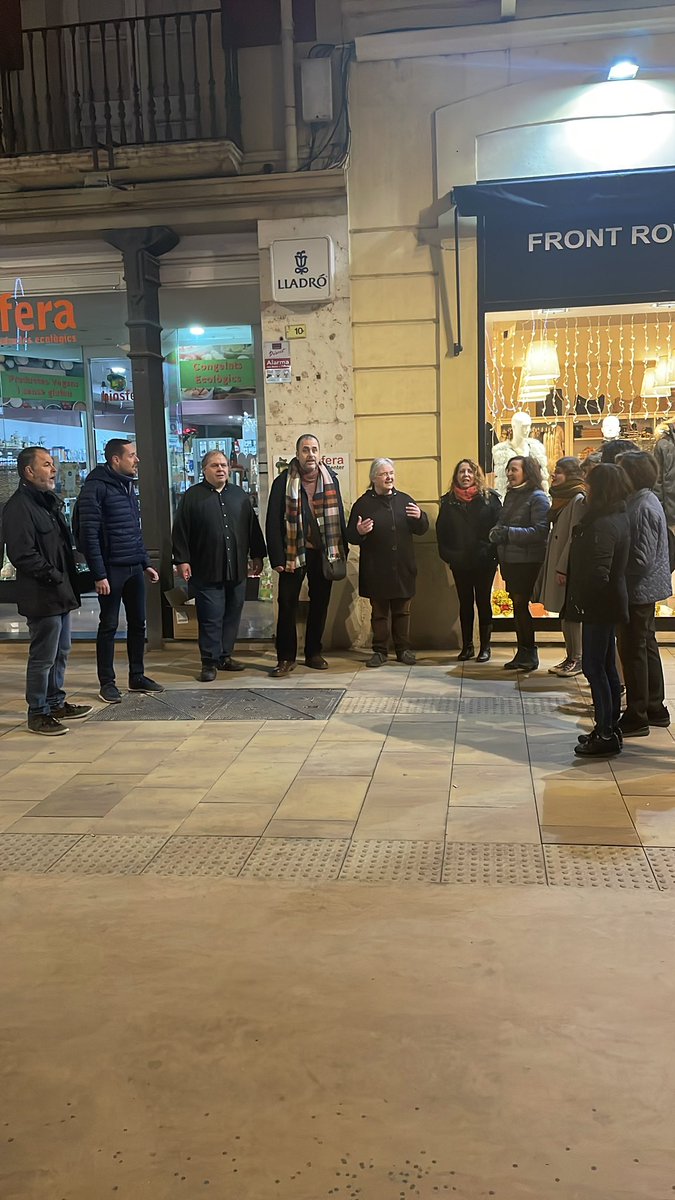 Aquesta tarde pels carrers de #Tortosa nadales a càrrec del <a href="/CORFLUMINE/">COR FLUMINE</a>. També al Casal Tortosí, dintre del Cicle Nadal al Casal 2022, concert d’Albino Tena &amp; The Cool Band. Ens ho heu fet passar molt bé!