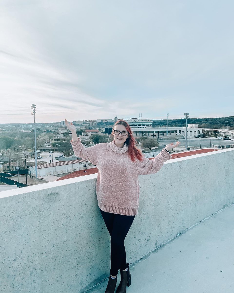 CollegeTownTXST's tweet photo. Havens got the VIEWS😍

The earlier you sign, the better chance you have at your favorite view!

Premium Views: 🌁
- Courtyard
- 5th Floor
- Track and Field

Come tour today and pick your favorite! Your last chance at the B1 Special is just around the corner! Sign for $819 today! https://t.co/WsMwiYd5AL