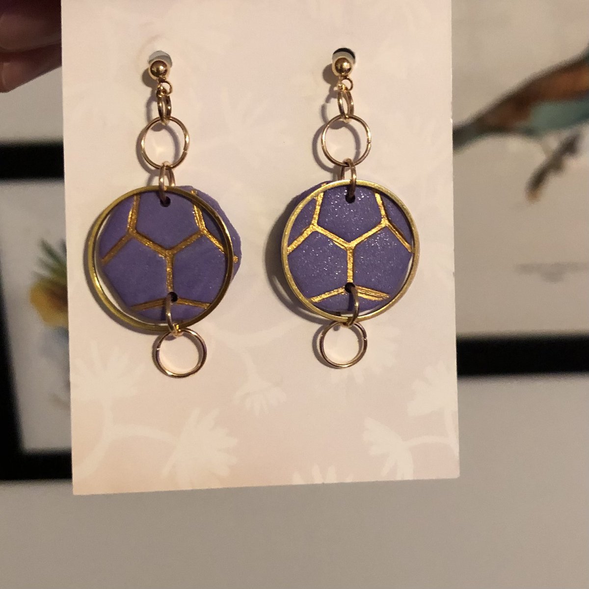 drkoxman's tweet photo. Made a pair of earrings inspired by the beacon! #criticalrole #criticalrolefanart @CriticalRole https://t.co/nYKeV7nB81