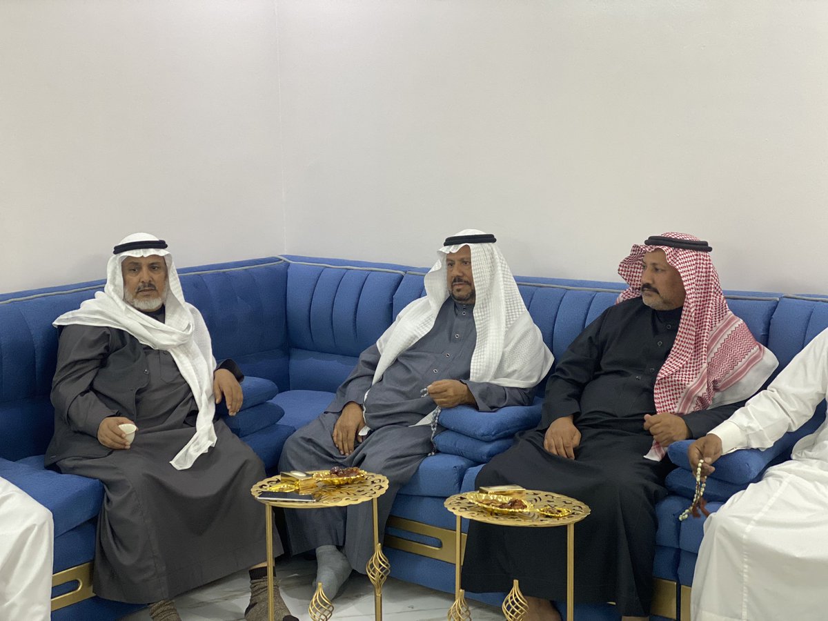 tat_1222's tweet photo. حنا ثقيف اللي كتبنا الوحي بالكف العفيف...
الله خلقنا أصحاب رأي ولا خلـق فينا إمعة ...
الأرض من تاريخ والوجهات الأربع من ثقيـف...                                والمجد وجهة خامسة ملـك الجهـات الأربعـة...👌🏻 https://t.co/sMlgXUuzxV